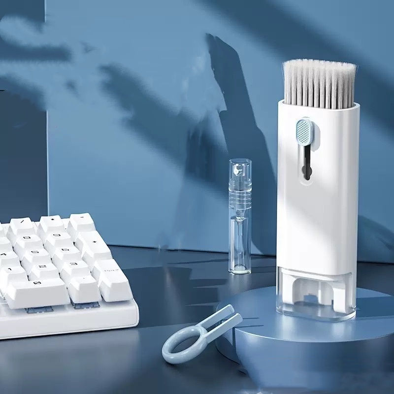 7 in 1 Cleaning Kit Computer K - Laptop Extra Accessories recensione e prezzo
